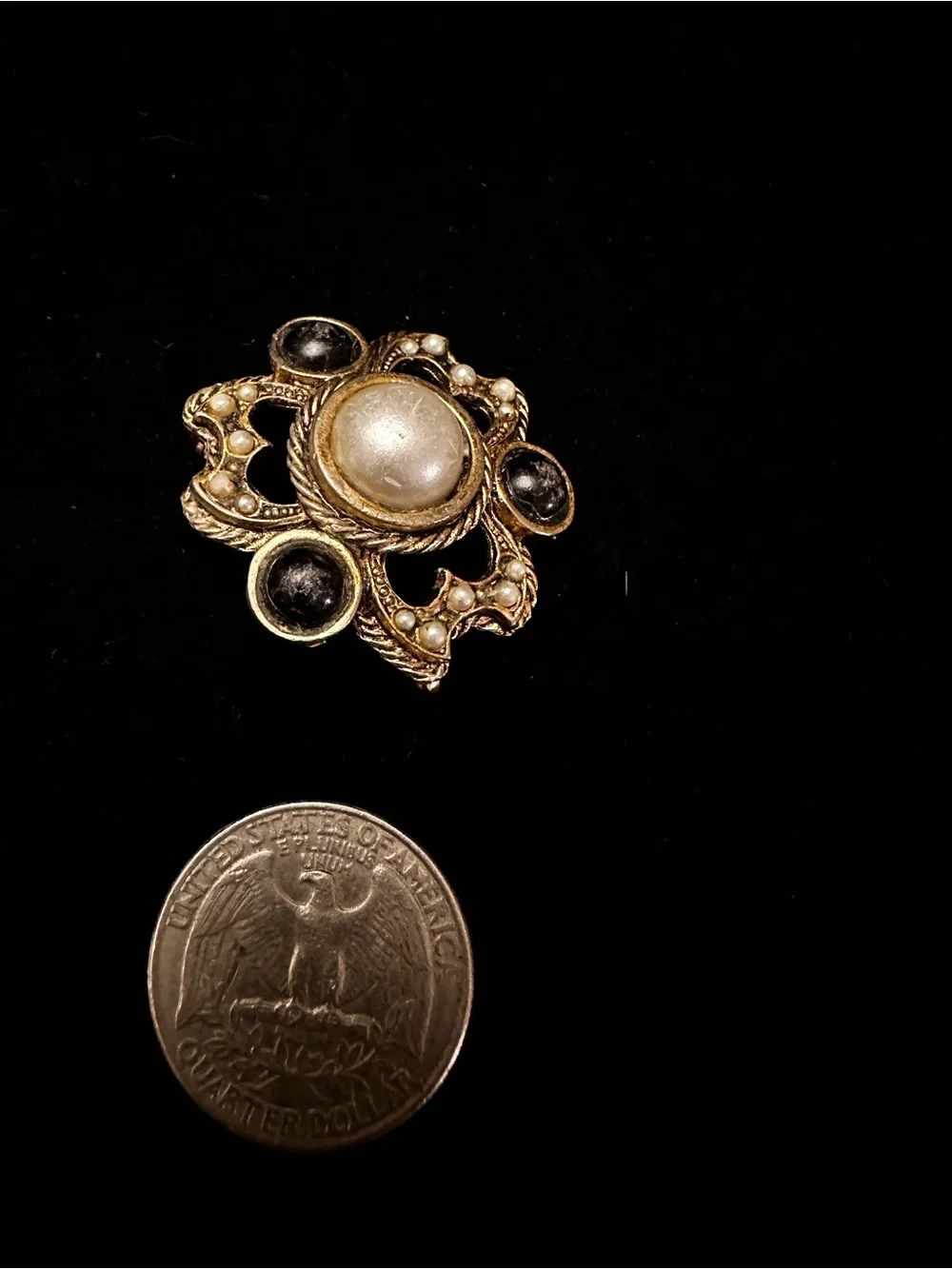 Vintage Assortment of brooches set of 4